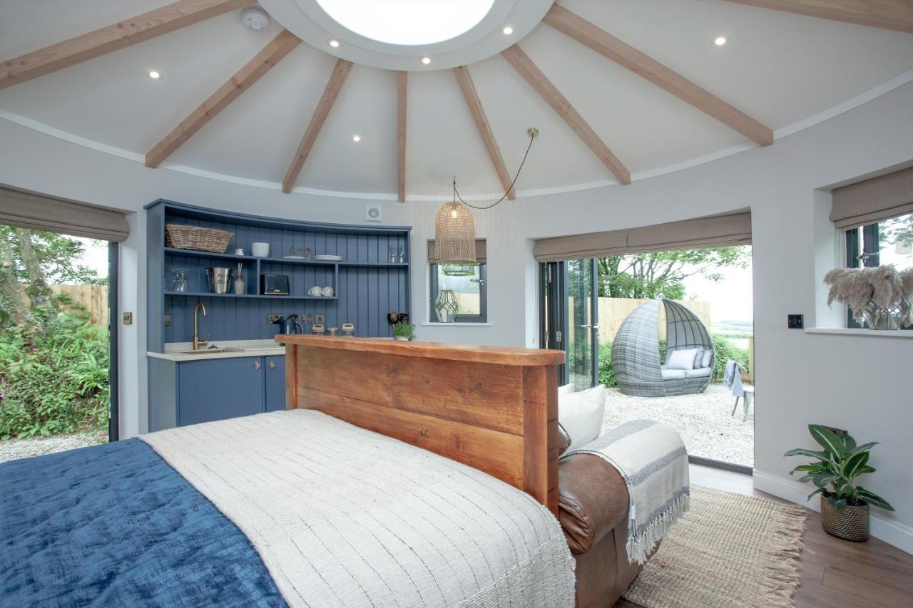 East Thorne Glamping Дом отдыха